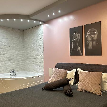 Room Jacuzzi “Athena” Subotica Zewnętrze zdjęcie